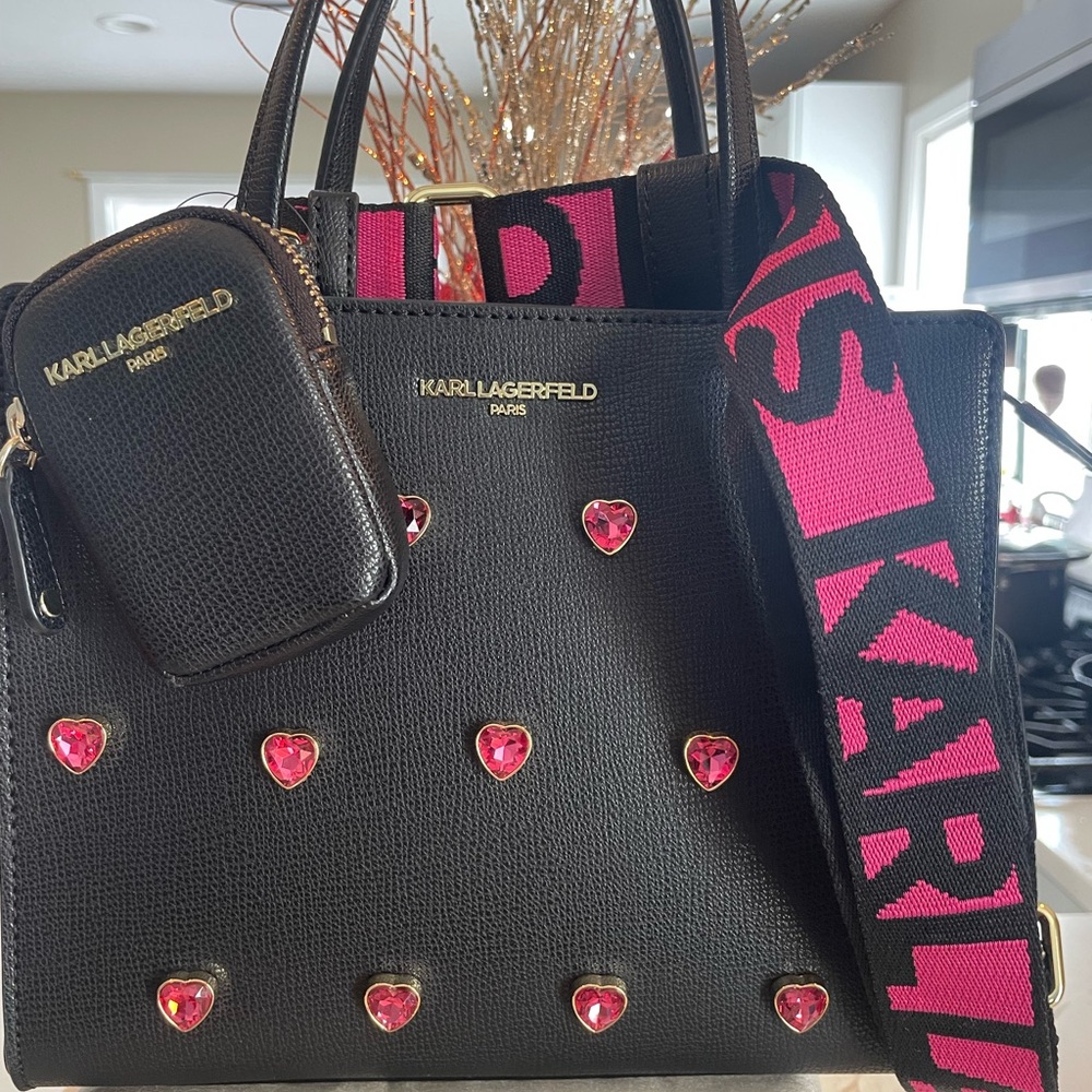 ✨💌Karl Lagerfield Paris Med. Tote Bag 💌 She’s just in time for Valentine’s Day✨😍